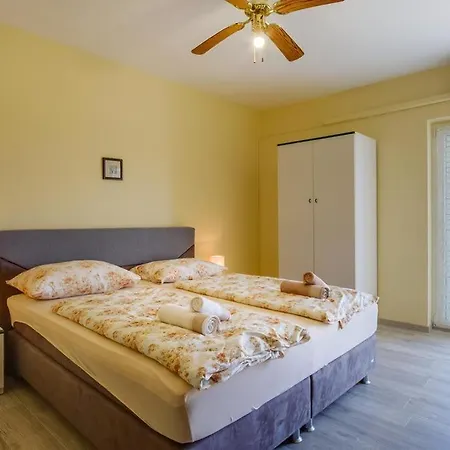 Guest house Double 3445g Mali Losinj